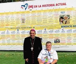 Mons. Ulloa, arzobispo de Panamá, y Ricardo Grzona, presidente de la Fundación Ramón Pané, que gestiona el Parque Cristonautas durante la JMJ