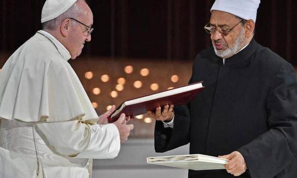 El Papa y el Gran Imán de Azhar firman un compromiso contra las guerras, el aborto y la eutanasia