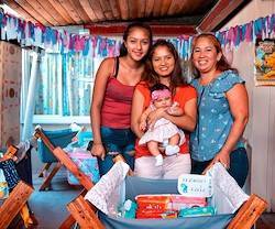 Defensores de Mamás, una creativa red provida para ayudar a embarazadas de escasos recursos