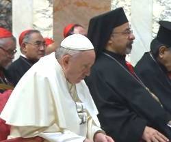 Liturgia penitencial en el Vaticano durante la cumbre antiabusos de febrero de 2019, con el Papa, cardenales y delegados de las Iglesias católicas orientales