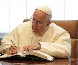 El Papa Francisco ha escrito un documento para orientar a los fieles en sus esfuerzos de Cuaresma