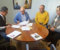 Firma del convenio entre Cáritas Jaén y los maristas de la Provincia Mediterránea para abrir un albergue para que puedan pecnotar hasta 50 personas sin techo