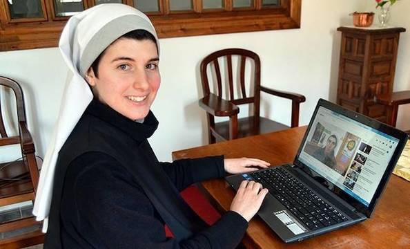 Según Marta, joven monja youtuber, hay futuro en la «oración,  el apostolado y el darnos a conocer»