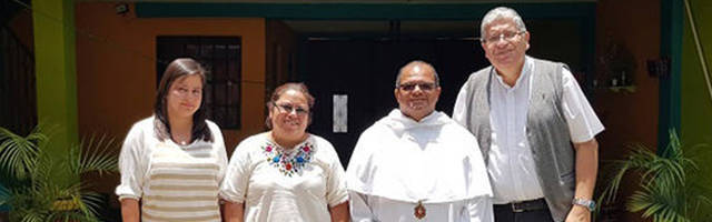 Dionisio Báez, el sacerdote que ayuda a mujeres a salir del infierno de la trata en Guatemala