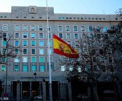 Así lucía la bandera de España en la sede del Ministerio de Defensa en la Semana Santa de años pasados
