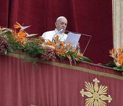 Bendición «Urbi et Orbi»: el Papa pide por la paz en el mundo y recuerda los atentados en Sri Lanka