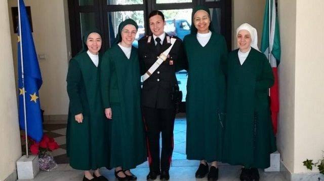 Ilenia decidió dejar su uniforme policial por el hábito tras conocer a unas monjas en Medjugorje