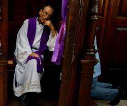 Retiran la ley californiana que quería obligar a los sacerdotes a violar el secreto de confesión