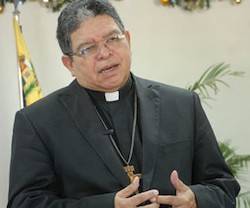 Monseñor Azuaje recuerda que hay 4 millones de venezolanos que han tenido que escapar del país por la falta de libertad y de medios de subsistencia.