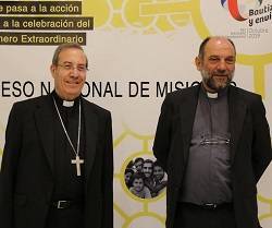 El arzobispo de Pamplona, Francisco Pérez, y José María Calderón, presentando el Congreso Nacional de Misiones