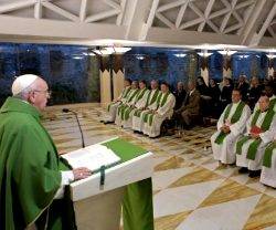 El Papa Francisco usó el libro de Ageo, de la misa del día, para predicar contra la tibieza espiritual