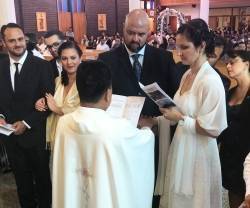 Juan Francisco y Oana se casan en septiembre en Vancouver ante Dios... en la misma ceremonia que otras 22 parejas