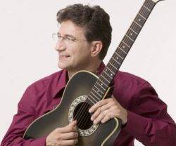 Rogelio Cabado es músico y el coordinador de actividades musicales del Centenario del Corazón de Jesús en Getafe