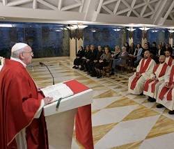 El Papa centró su homilía en la acción del demonio en el mundo