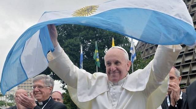 La cifra de católicos se desploma en Argentina en una década: suben los evangélicos y «sin religión»
