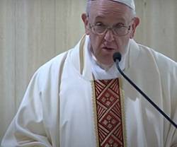 «Oremos para que este silencio, nuevo en nuestros hábitos, nos enseñe a escuchar», propone el Papa