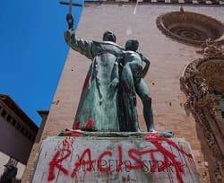 Vandalizan una estatua de San Junípero en su tierra natal tras ser señalada por una edil de Podemos