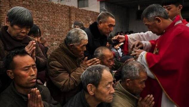 Amenazas y prohibiciones a los sacerdotes y al obispo: persecución a la Iglesia «subterránea» china