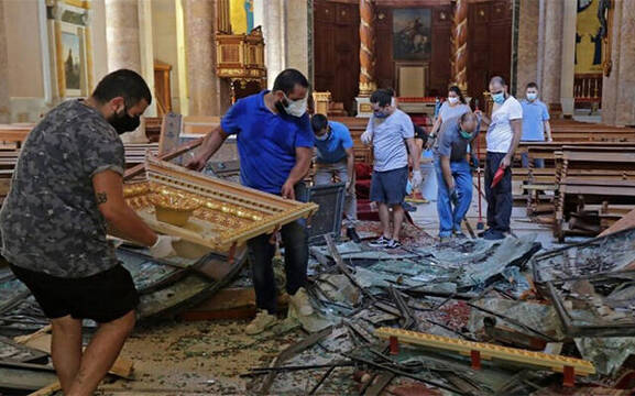 Los cristianos de Beirut, los que más están sufriendo las consecuencias de la explosión del puerto