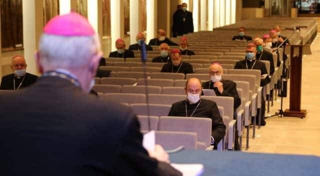 ¿Qué respuesta debe dar la Iglesia a la cuestión LGTB?: pertinente propuesta de los obispos polacos