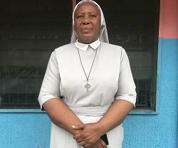 La hermana Matylda, la monja que salva la vida a bebés y niños abandonados acusados de ser «brujos»