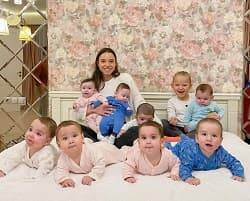 Christina Ozturk tiene una hija natural y 10 mediante vientres de alquiler / Batumi Family