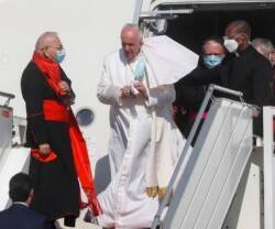 Llegada a Bagdad del Papa Francisco: su primer discurso, sobre unidad, ante políticos y autoridades