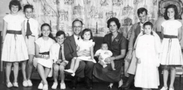 Enrique Shaw, su mujer Cecilia Bunge y sus nueve hijos