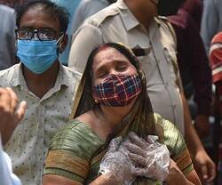 La mortandad por coronavirus se ha  disparado en la India... muchos hospitales se saturan