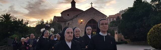 Las religiosas Madres de Desamparados en el santuario de San José de la Montaña de Barcelona quieren proteger este espacio verde para sus niños tutelados