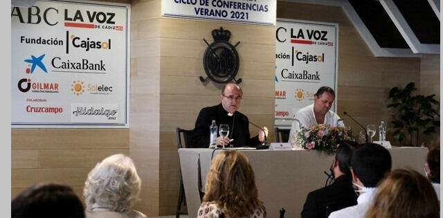 Conferencia del obispo Munilla en El Puerto de Santa María - foto de Antonio Vázquez en La voz del Puerto
