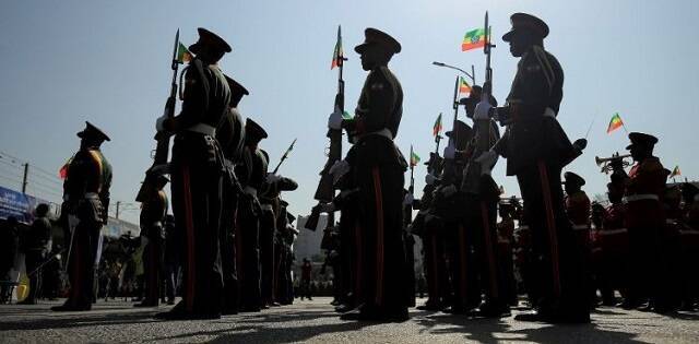 Militares etíopes - los tigré se enfrentan a los amhara que gobiernan desde Addis Abeba