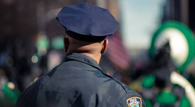 Un policía de Nueva York - foto referencial de Fred Moon en Unsplash
