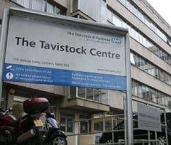 Clínica londinense de Tavistock, especializada en menores transgénero