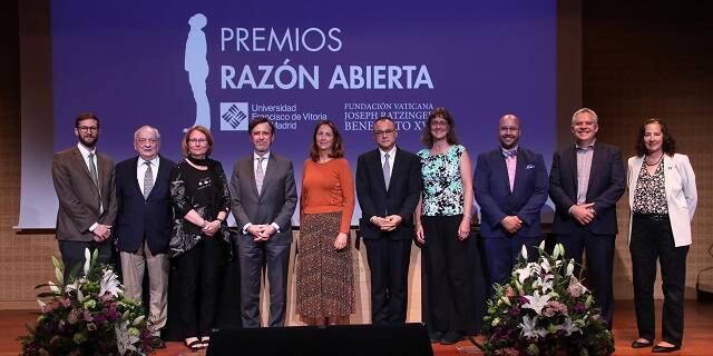 Premiados de la cuarta y quinta edición de los Premios Razón Abierta en la Universidad Francisco de Vitoria