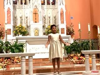 Ave María de Gounod cantado con 10 años