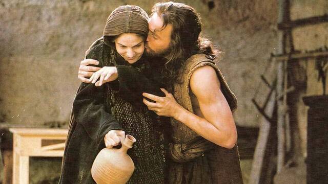 Jim Caviezel y Maia Morgenstern en 'La Pasión de Cristo' de Mel Gibson.