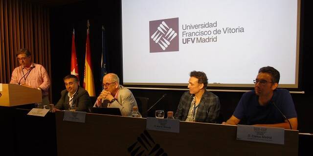 Mesa redonda sobre Malos Argumentos en el II Congreso de Científicos Católicos en la UFV de Madrid