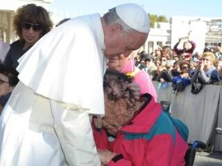 Muere Vinicio, «el del abrazo» con el Papa