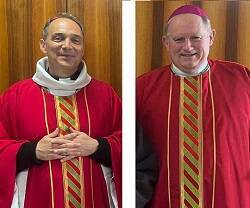 Etienne Vetö, obispo auxiliar de Reims, y Peter Smith, obispo auxiliar de Portland, en la coordinadora Charis de Renovación carismática