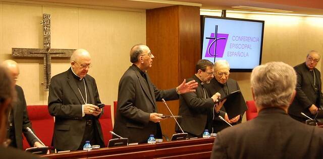 Los obispos Osoro, Omella, Cobo, Rouco y García Magán al empezar la plenaria de marzo
