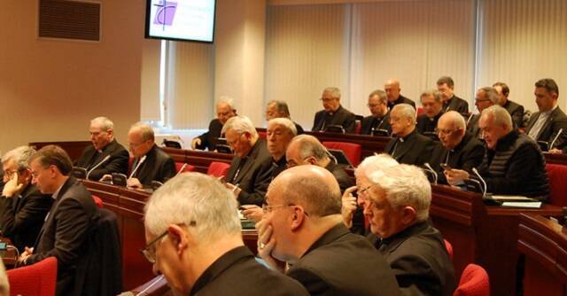 Los obispos españoles, atentos al empezar la Plenaria de marzo de 2024