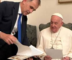 Juan Manuel Cotelo y el Papa Francisco. 