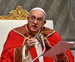 El Papa Francisco predica la homilía en Pentecostés.