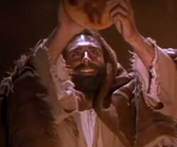 Bruce Marchiano interpreta a Jesús en la Última Cena en su película de 1993