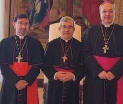 Los obispos españoles Argüello, Cobo y Magán en su visita al Papa en Roma