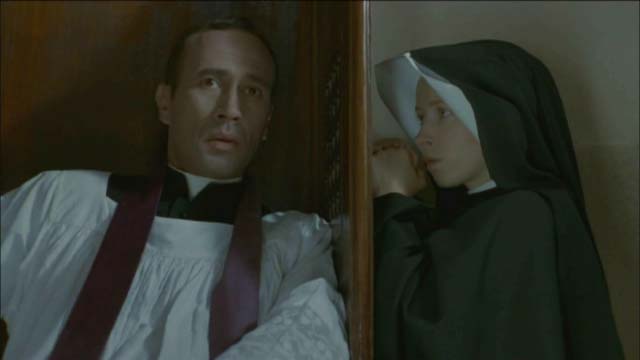 Santa Faustina se confiesa con el padre Spocko en la película clásica de 1994