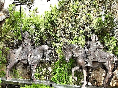 Ricardo y Saladino, frente a frente en una estatua ecuestre en Jerusalén.