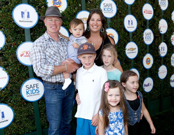 Neal McDonough, con su mujer e hijos