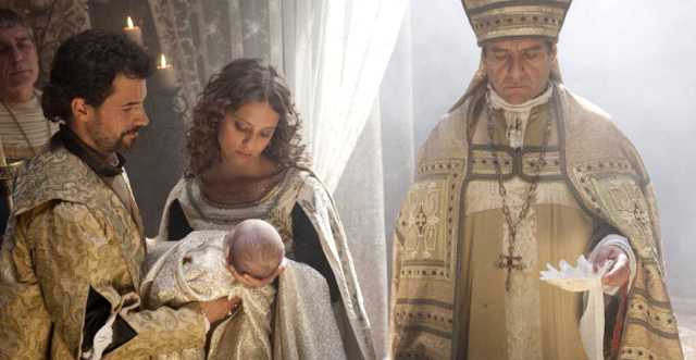 Los reyes católicos Isabel y Fernando bautizan a su hijo en la teleserie Isabel